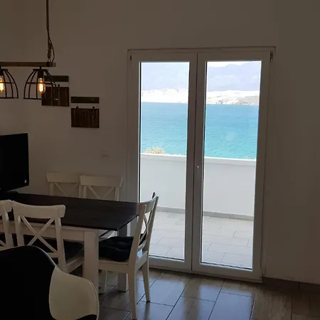 Dolphin House Apartment *