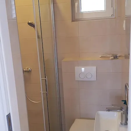 Dolphin House Apartment